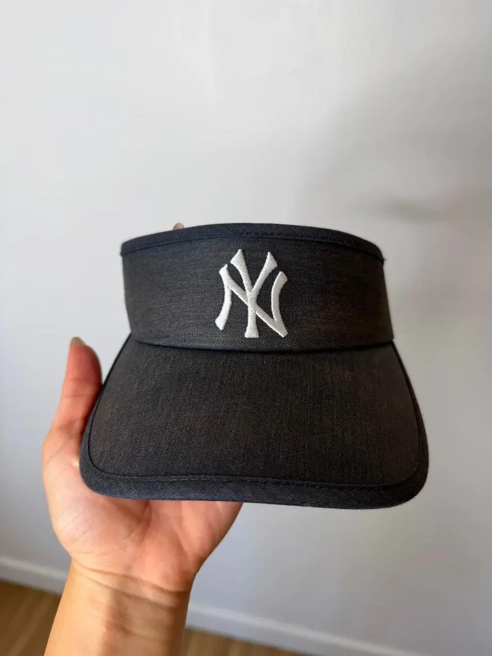 New York Yankees MLB Genuine Merchandise Visor Hat – Navy Blue